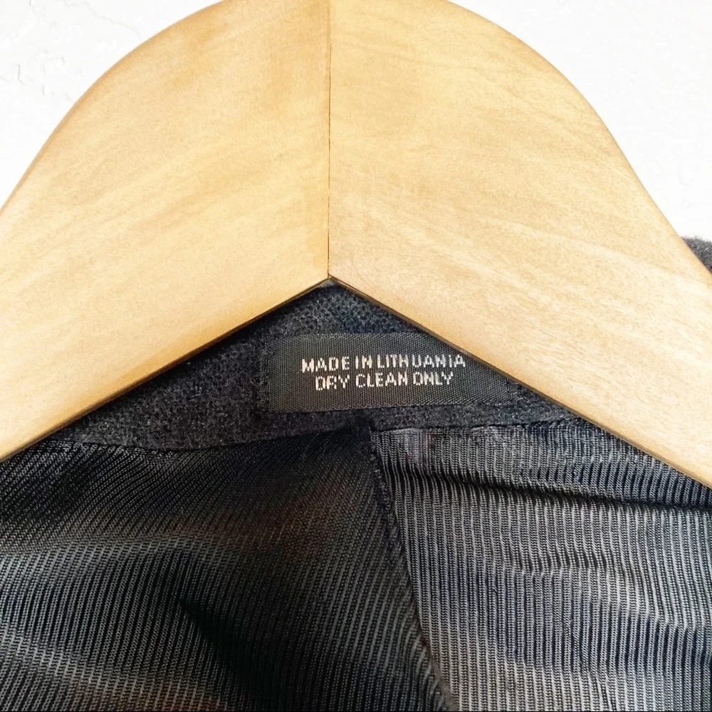 Oscar De La Renta Menswear Cashmere Black Blazer